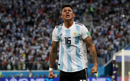 Rojo: Phút 76 bị cả Argentina nguyền rủa, phút 86 thay Messi đóng vai "anh hùng dân tộc"