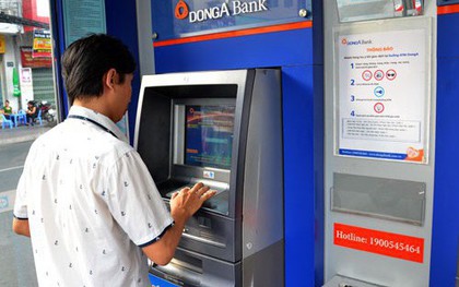 Hai chủ thẻ của DongA Bank cùng lúc mất hơn 200 triệu đồng