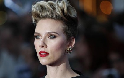 Scarlett Johansson bỏ vai chuyển giới sau khi "no gạch đá" từ cộng đồng LGBT