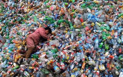Nếu rác nhựa gây khủng hoảng như thế thì tại sao không cấm dùng đồ nhựa luôn? Câu trả lời không đơn giản như bạn nghĩ đâu