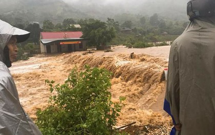 Nghệ An: 35 người dân huyện miền núi Quỳ Châu mất liên lạc khi vào rừng hái măng trước bão số 3