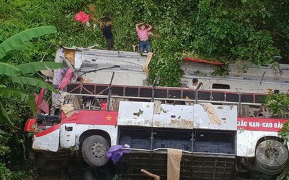 Tạm giữ hình sự tài xế xe khách giường nằm lao xuống vực khiến 4 người chết, 16 người bị thương ở Cao Bằng