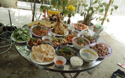 Làm mâm cơm cúng "giỗ tổ thợ Hồ" trị giá 1 triệu, con dâu bị mẹ chồng mắng thẳng mặt chỉ biết phá tiền