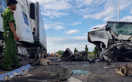 Phó Thủ tướng yêu cầu điều tra, làm rõ vụ xe rước dâu va chạm với xe container làm 13 người chết, 4 người bị thương