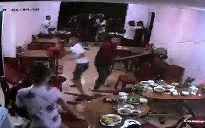 Vừa gọi đồ ăn, bị nhóm côn đồ đâm chém chí mạng