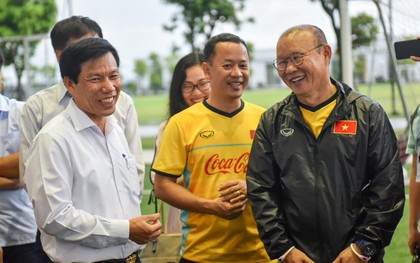 BLV Quang Huy: "Bộ trưởng Thiện làm Chủ tịch VFF tốt cho bóng đá Việt Nam"