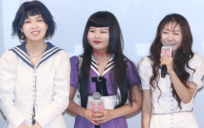"Girlband xấu nhất lịch sử Trung Quốc" tổ chức fan meeting, dân tình chê bai không tiếc lời