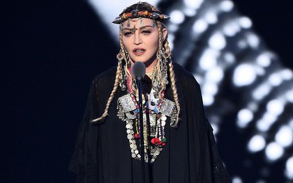 VMAs 2018: Madonna "ăn gạch" vì tưởng nhớ Nữ hoàng nhạc soul quá cố mà chỉ toàn "tự sướng" về bản thân
