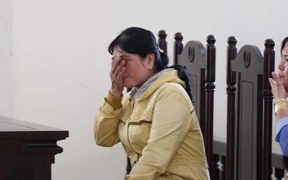 Vụ vợ giết chồng, phân xác phi tang: Mẹ bị cáo khóc nghẹn, xin tòa giảm nhẹ hình phạt cho con