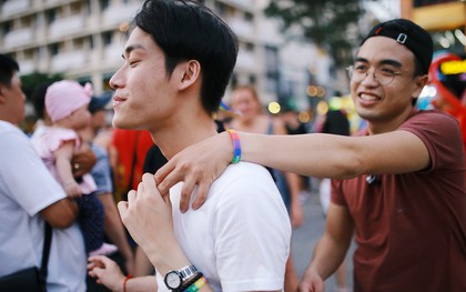 Ngày hội tự hào LGBTI+ Sài Gòn: Những khoảnh khắc đáng nhớ khi phố đi bộ Nguyễn Huệ rợp cờ cầu vồng