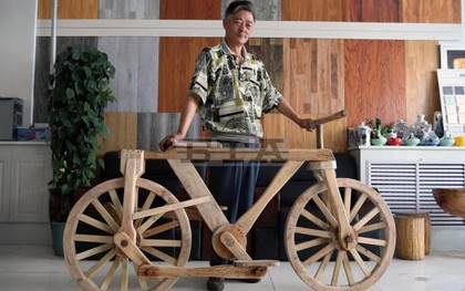 Chiếc xe đạp hoàn toàn bằng gỗ có thể hoạt động bình thường