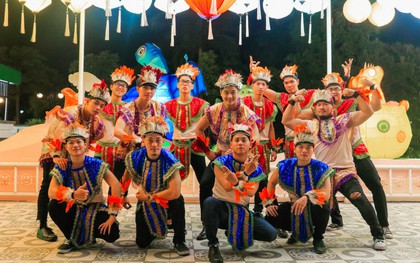 Diễu hành Carnival rực rỡ sắc màu ở Sun World Danang Wonders