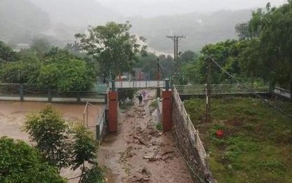 Thanh Hóa: Tạm thời cho học sinh nghỉ học sau sự cố sập trường Trung Sơn