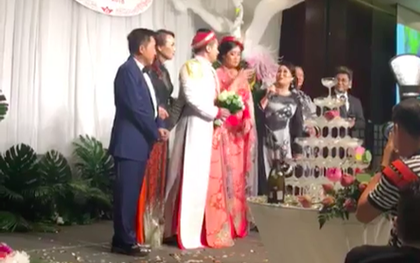 Clip: Nghệ sĩ Hồng Vân hát "Nhật ký của mẹ" khiến khách mời bật khóc trong đám cưới con gái