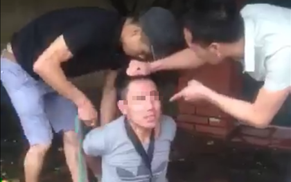 Hà Nội: Hai người đàn ông trói tay, hành hung một thanh niên vì nghi trộm xe máy
