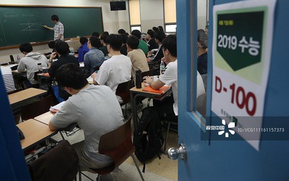 Học sinh vật vã ôn thi, đếm ngược 100 ngày đến kỳ thi đại học - đấu trường sinh tử của Hàn Quốc