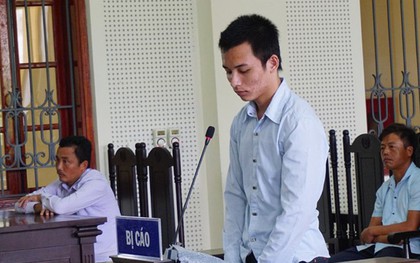 Mâu thuẫn đất đai, nam thanh niên dùng dao đâm và cắt gân chân đối thủ