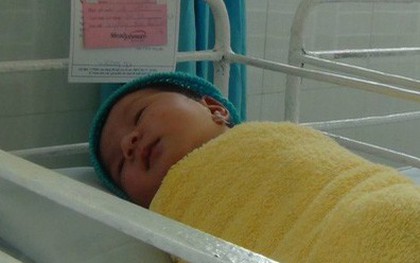 Bé gái mới sinh bị mẹ ruột nhẫn tâm bỏ rơi tại bệnh viện