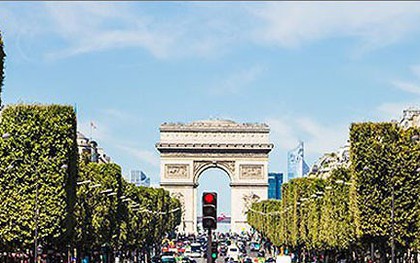 Pháp kiểm tra xe nghi ngờ chứa bom tại đại lộ Champs Elysees