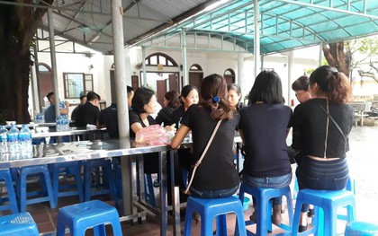 Vụ 7 người tử vong sau đêm nhạc: Tang thương cảnh bố mẹ nhận thi thể con
