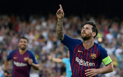 Messi lập hat-trick ngày mở màn Champions League