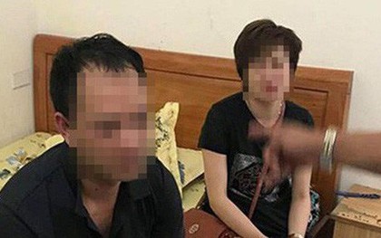 Bị bắt quả tang trong nhà nghỉ, trưởng đồn công an liên tục thề với chồng người phụ nữ