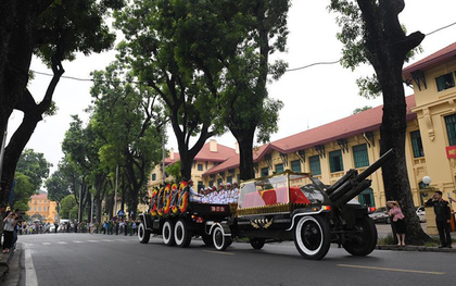 Hành trình linh xa đưa Chủ tịch nước Trần Đại Quang qua các ngõ phố Hà Nội để về quê nhà