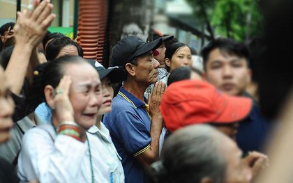 Hình ảnh xúc động người dân tiễn đưa Chủ tịch nước Trần Đại Quang