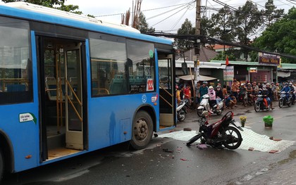 TP.HCM: Xe máy lấn làn ngược chiều tông trực diện xe buýt, nam phụ hồ 18 tuổi tử vong