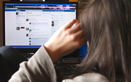 101 kiểu mắc bẫy "trai lạ" (1): Mới quen 3 hôm, "soái ca" ngoại quốc đã tặng quà đắt tiền và... ngỏ lời yêu