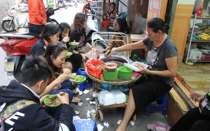 7 trường cấp 3 ở Hà Nội có những món ăn khiến học sinh trường khác phải rủ nhau sang ăn thường xuyên