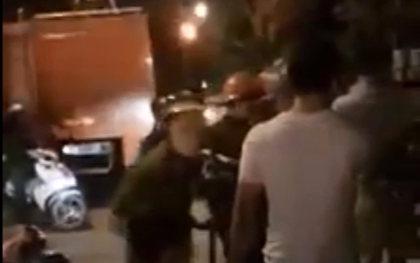 Xôn xao clip nam thanh niên say rượu, đốt chung cư nghi do thua bài ngày đầu năm