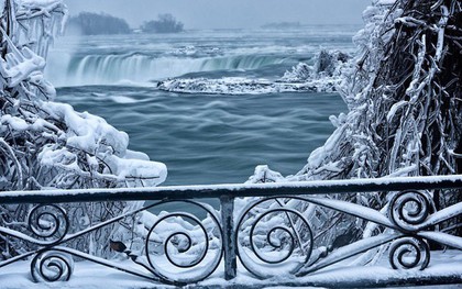 Ngắm thác nước Niagara đẹp đến kỳ ảo trong mùa băng giá