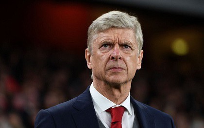 Arsene Wenger bị cấm chỉ đạo 3 trận vì chỉ trích trọng tài