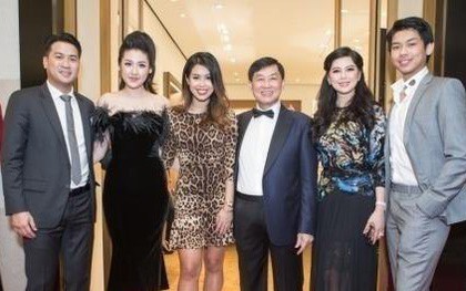 Tú Anh công khai xuất hiện cùng gia đình Phillip Nguyễn giữa tin đồn hẹn hò