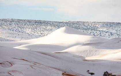 Thế giới lạnh siêu mạnh đến mức sa mạc Sahara nóng bỏng cũng bị tuyết phủ tới 40 cm