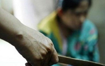 Phú Thọ: Đi nhậu với bạn về xảy ra mâu thuẫn, chồng rút dao đâm vợ tử vong