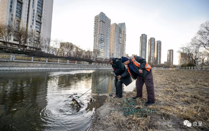 Trung Quốc: Tổng cộng hơn 1000 chiếc xe đạp chia sẻ được vớt dưới sông lên