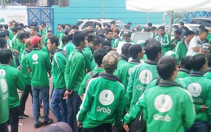 Grab "âm thầm" giảm chiết khấu từ 23,6% xuống 20%, hàng trăm tài xế bất ngờ
