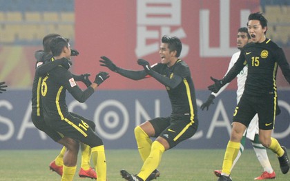 Malaysia gây địa chấn, quật ngã Ả-rập Xê-út để vào tứ kết VCK U23 châu Á