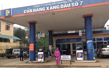 Hàng loạt xe chết máy, kiểm tra bồn chứa xăng phát hiện 150 lít nước