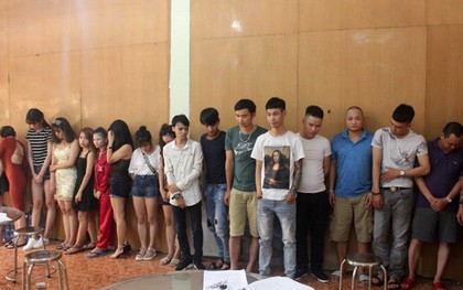 Gần 70 nam nữ phê ma túy trong quán karaoke lúc rạng sáng