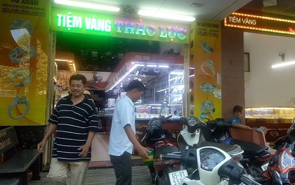 Cần Thơ thống nhất trả lại 20 viên kim cương cho chủ tiệm vàng