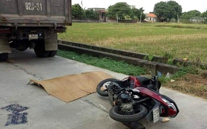 Hải Dương: Va chạm với xe chở vật liệu, con dâu chết thảm