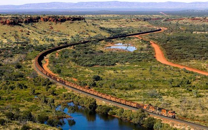 Tàu hỏa Australia tự di chuyển hàng trăm km/h dù không có tài công