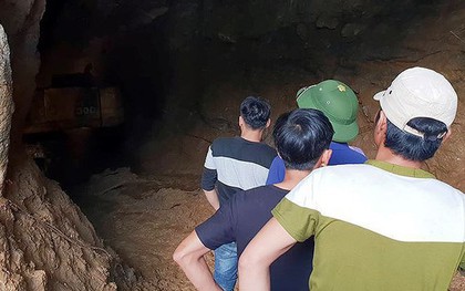 Cứu hộ 2 nạn nhân trong vụ sập hầm vàng trái phép ở Hòa Bình: Khó còn hy vọng sống