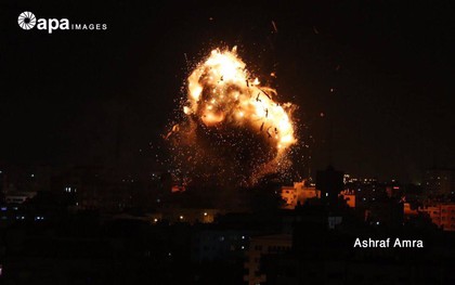 Trúng bom Israel, Đài truyền hình Gaza nổ tung thành cầu lửa khổng lồ