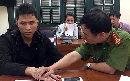 Hơi ấm từ bàn tay người chỉ huy và lời hối hận muộn màng của kẻ thủ ác