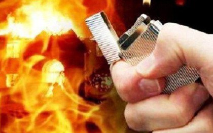 Người phụ nữ đốt nhà rồi ôm con người tình lao vào đám cháy tự tử