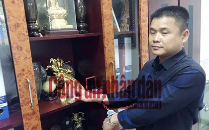 Ép tình địch chặt ngón tay, nguyên giám đốc chi nhánh ngân hàng lãnh án nhẹ?